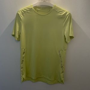 Lululemon T shirt